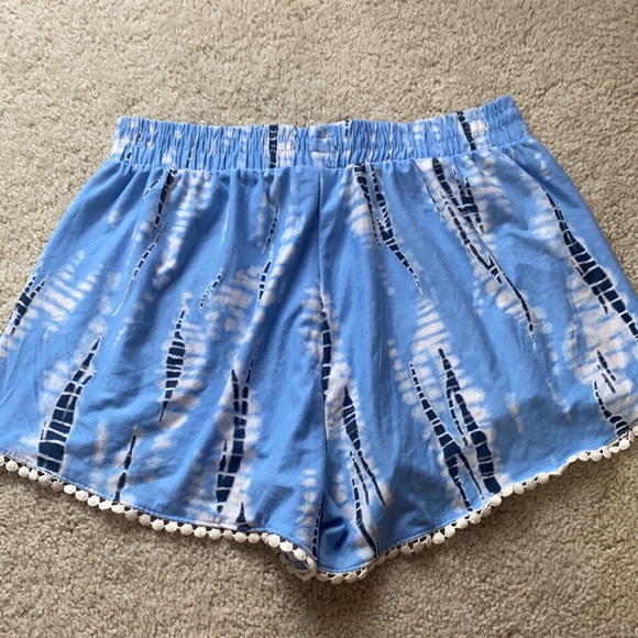 Flowy soft shorts - Picture 2 of 3